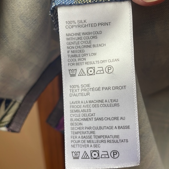 Tommy Bahama silk camp shirt size L, like new - Picture 4 of 7